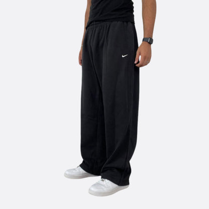 BLACK BAGGY NIKE JOGGER