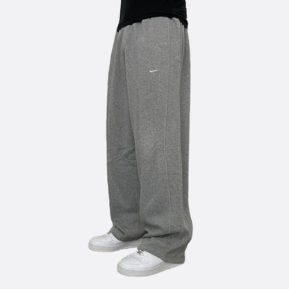 GREY BAGGY NIKE JOGGER